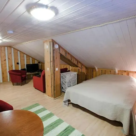 Elegant And Cosy Log Aurora Apartment